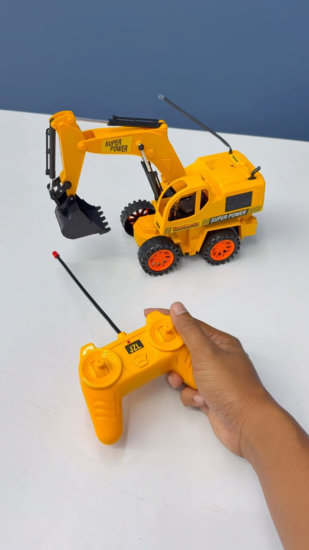 Remote Control 360° Degree Rotate Bulldozer