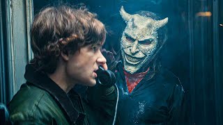 Assassino em série retorna do inferno para se vingar daqueles que o enviaram para lá.