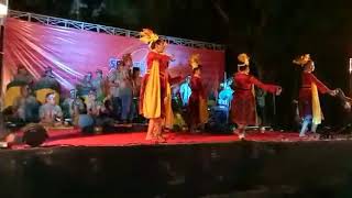 Rampak Naong bersama gudang garam merah