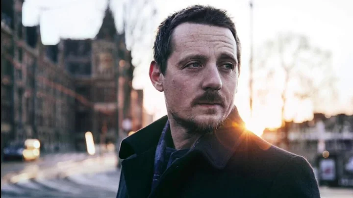Sturgill Simpson - Diggin up bones (Randy Travis C...