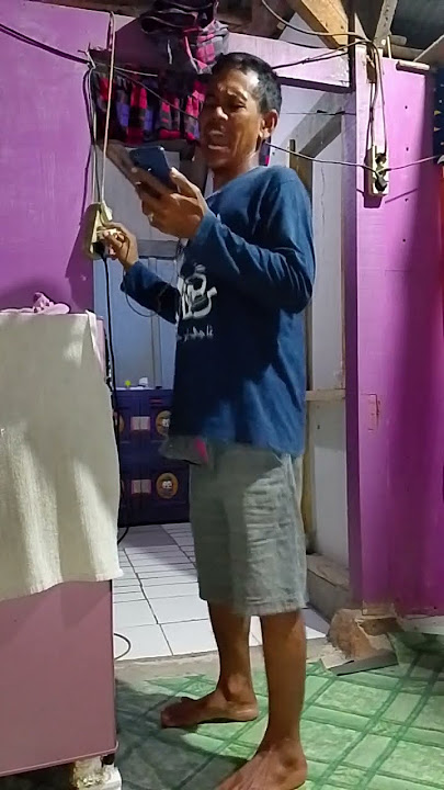 mau ngecas malah kesetrum.#funny #comedyngakak #lucu #fypyoutube