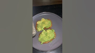 Hashbrown Avocado Toast 🥑One Of My Fav Things To Eat For Breakfast😋