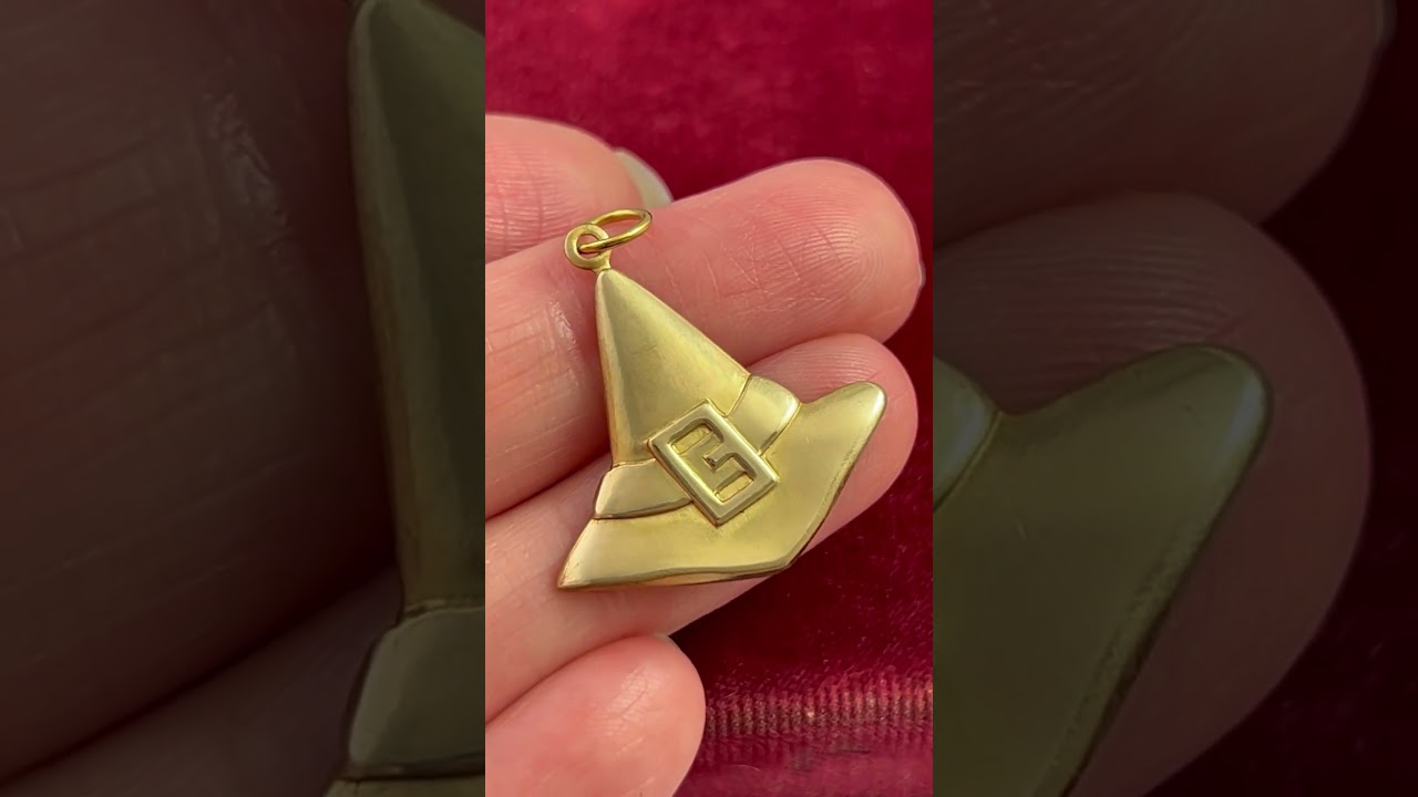 Witch hat charm eVintique.com 
