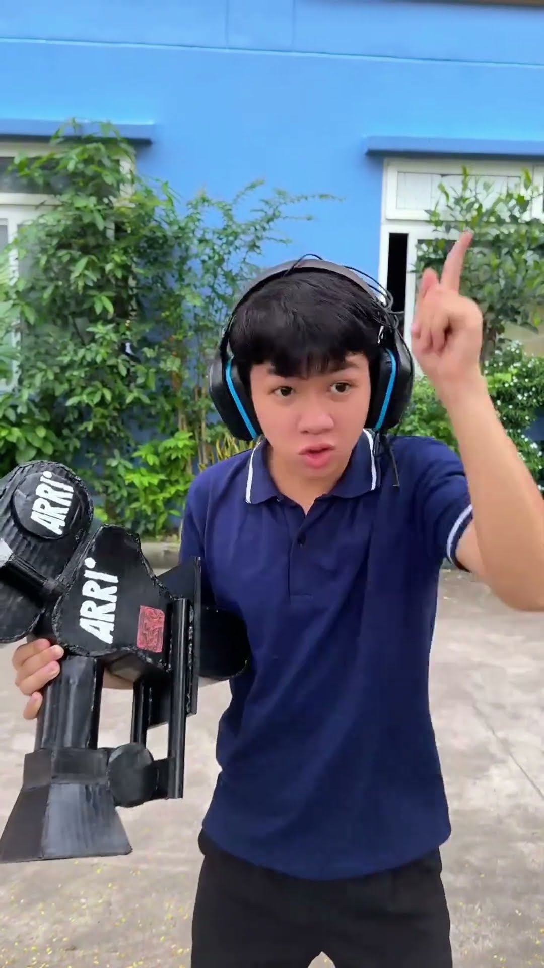 ACC - Anh Ấy Đang Huấn luyện Hai Chú Mèo Để Quay Video || He's Training Two Cats for a Video. #funny