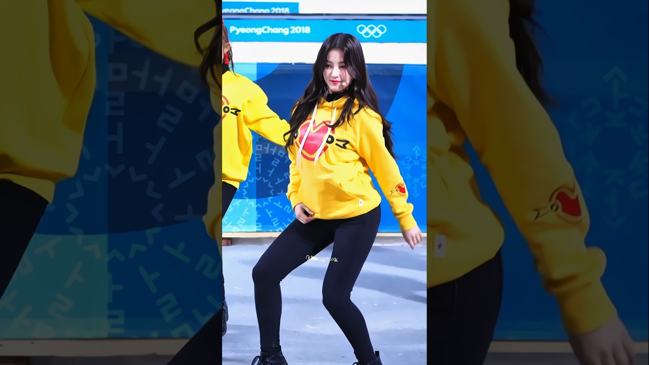 Nancy Momoland dance in Yellow dress | NancyYt100K 