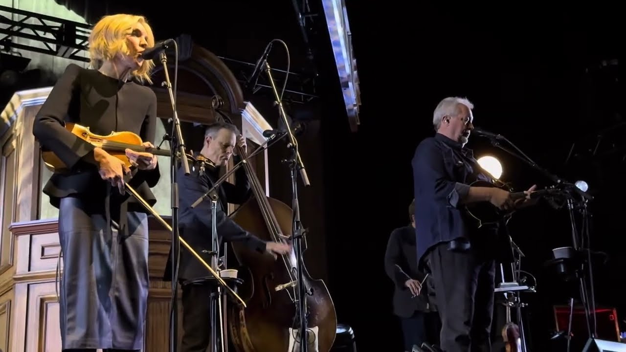 Alison Krauss & Union Station “Lie Awake” Louisville Palace-Louisville, Ky 4/17/2025