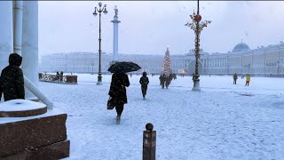 Walking Tour in St Petersburg, Russia №232 SNOWFALL on the Palace square / 4K street walk