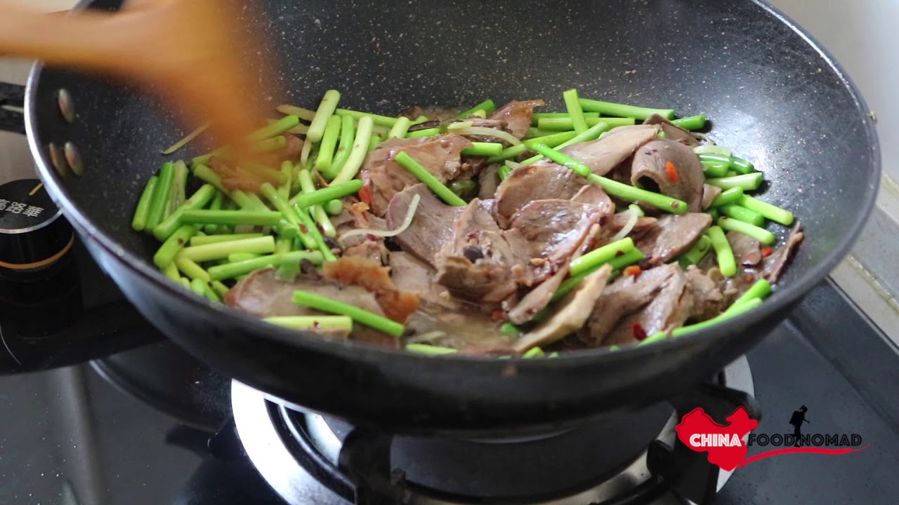 Garlic bolt and seasoned beef | China Food Nomad