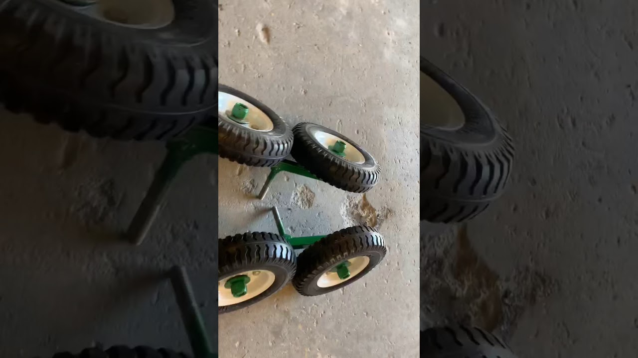 Grain buggy for RC tractor to auger candy to kids during parades