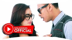 DeRama - Jangan Bilang Sayang (Official Music Video NAGASWARA) #music  - Durasi: 4:01. 