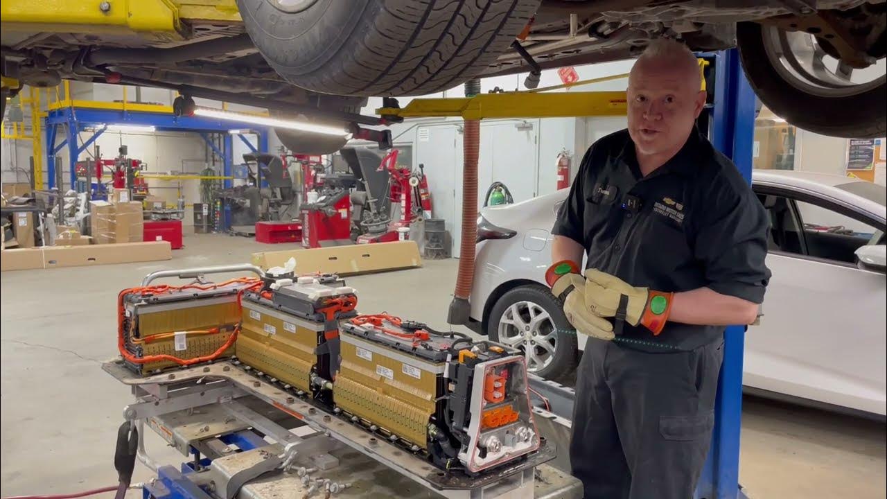 2018 Chevrolet Volt Battery Uncasing - YouTube