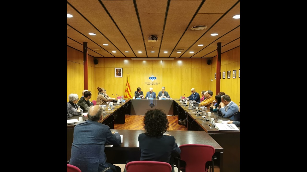 Salut assegura que no tancarà l'Hospital de Campdevànol ni es perdran llocs de treball en una reu...