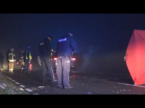 19-latek i 17-latka zginęli w wypadku drogowym w Białych Błotach. DW515 jest zablokowana!