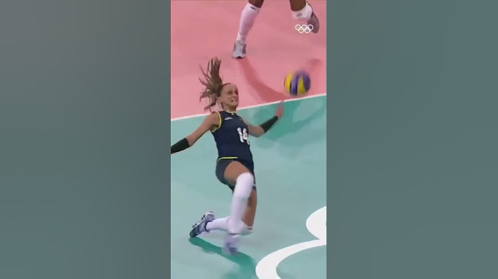 A bicampeã de Vôlei ,Fabi Alvim em sua linda defesa com o Pé ou com a Canela?