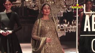 Hot Kareena Kapoor Wardrobe Malfunction Bollywood News Latest Bollywood News 2016