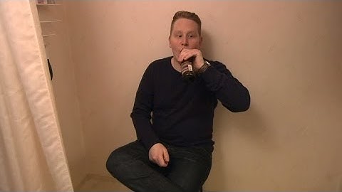 Pedantiske Emil har after work i duschen - Halv åtta hos mig (TV4)