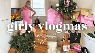 VLOGMAS DAY 11 🎀 wrapping presents + broken christmas tree saga