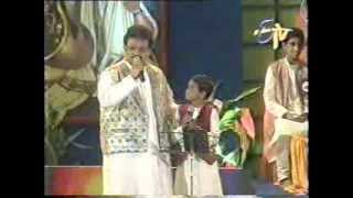 paadutateeyaga grand finals childrens special 1999,Emo emo idi song|| SPB || Pavan Sesha