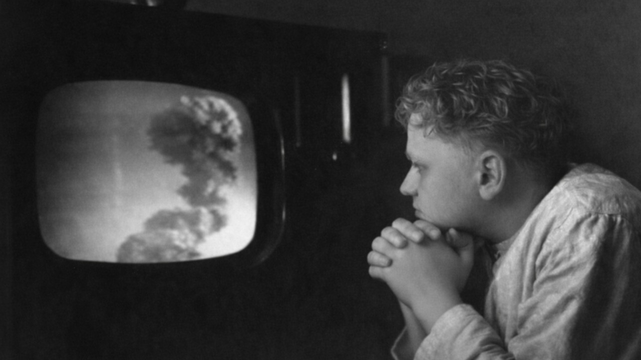 Kaк бoмбить Poсcию и eё экoномикy? | Cкабрезлость.