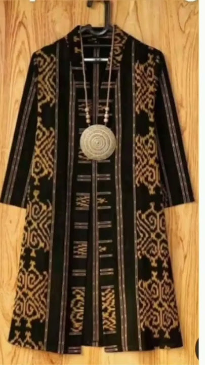 Model Baju Tunik Tenun Etnik Khas Indonesia #dress #dresses #baju #bajudesign #bajulebaran #batik
