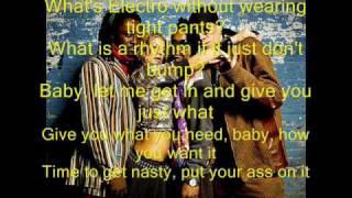 Rockin To The Beat - Black Eyed Peas (lyrics on the screen)