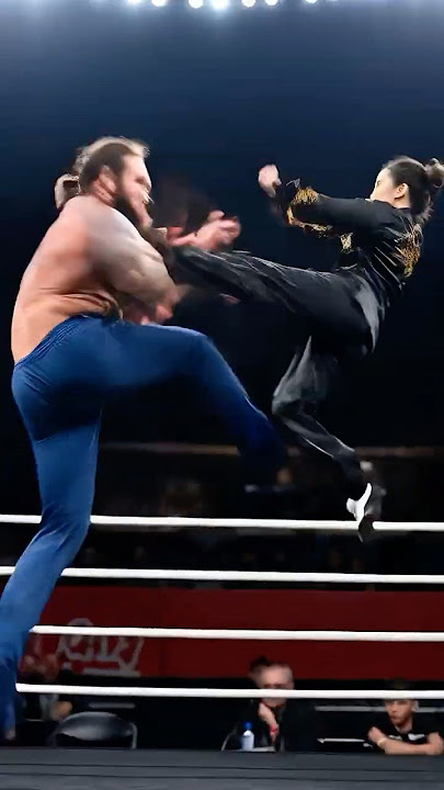 Arena humiliation? The moment the girl lifted her leg, the strong man regretted it #kungfu #fight