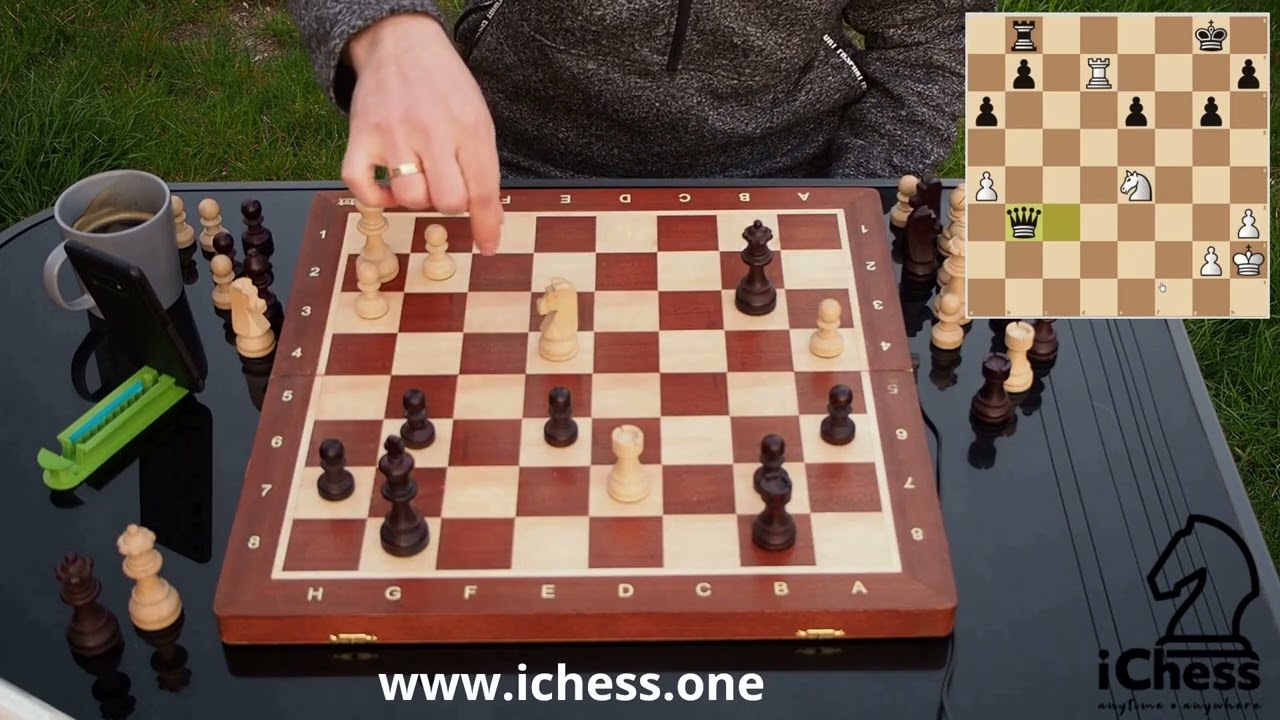 iChess - World's First Foldable Electronic Chess Board - First Look 