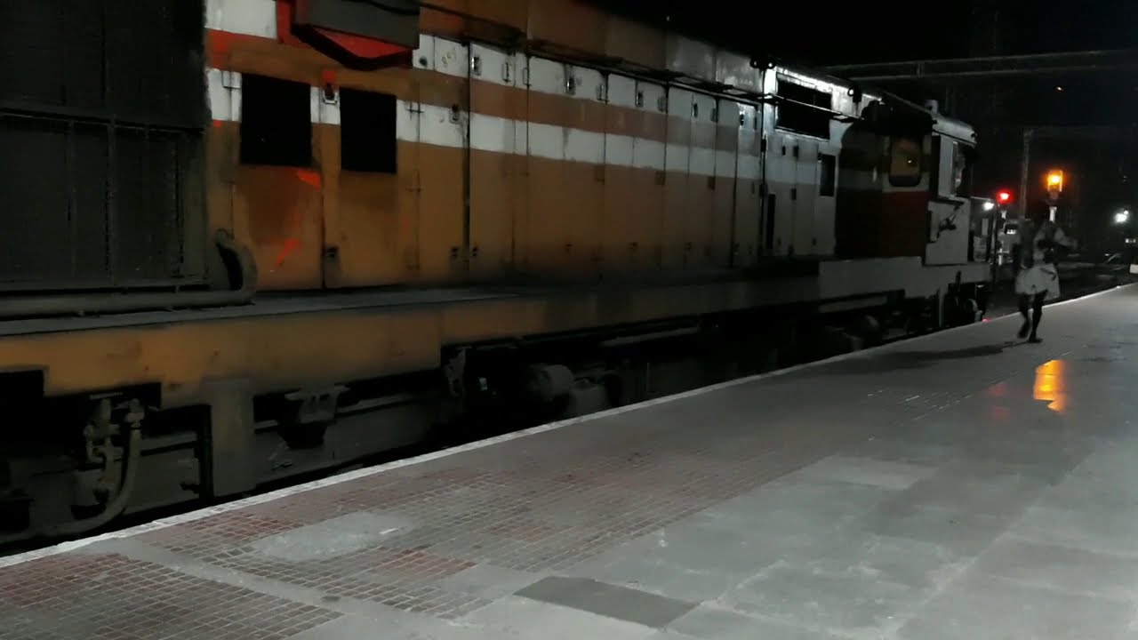 Rare Visitor Katni ALCo Startup Coupling & Departure | CBE Jabalpur Express