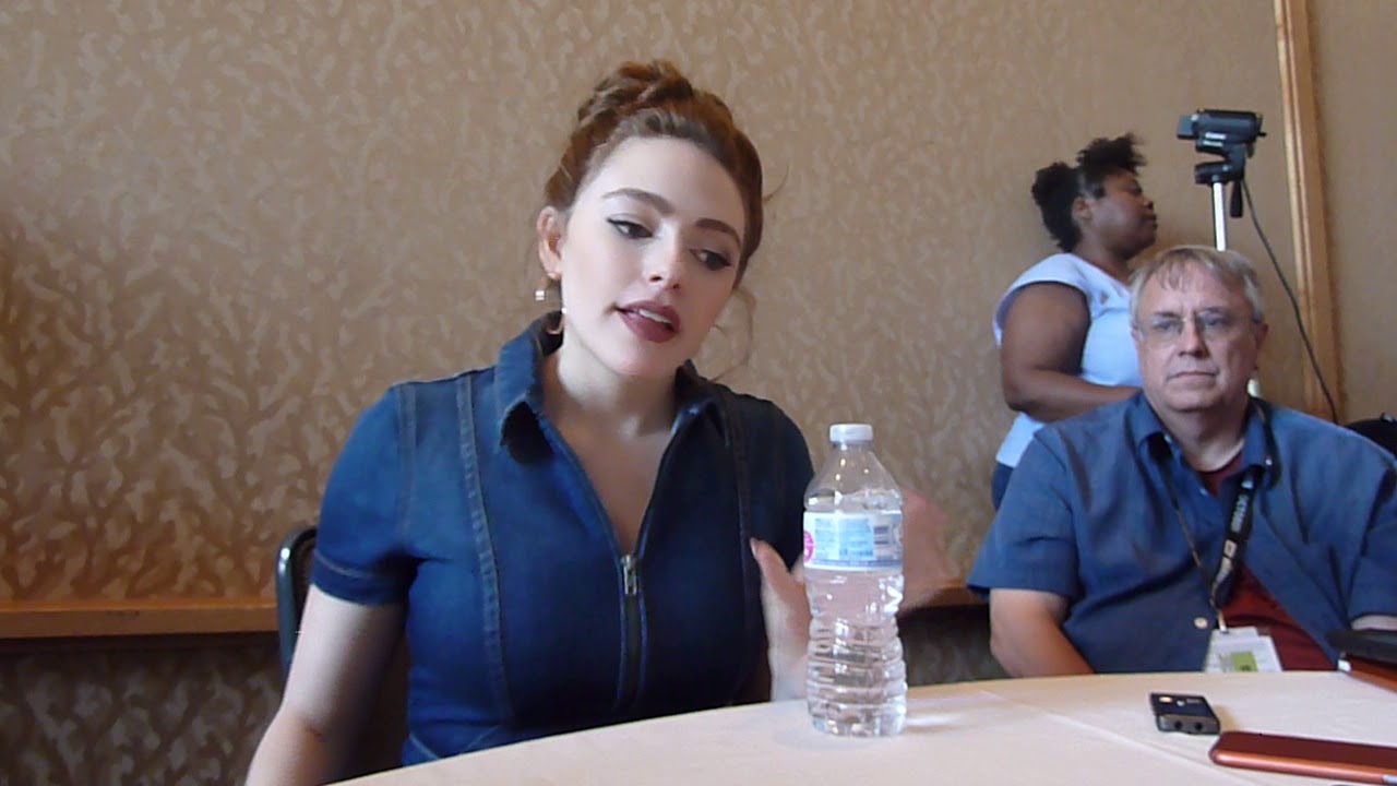 SDCC 2018 Legacies: Danielle Rose Russell (Hope) - YouTube
