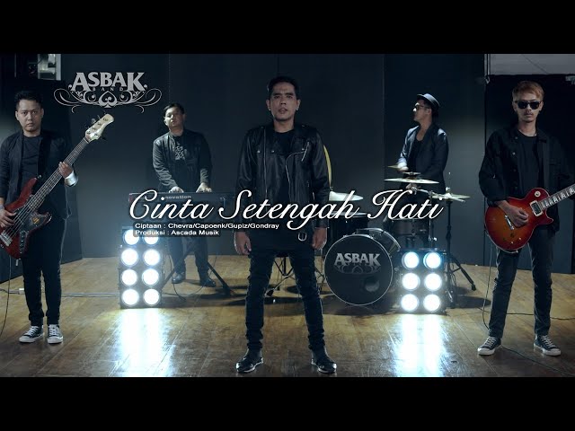 Asbak Band - Cinta Setengah Hati (Official Video) class=