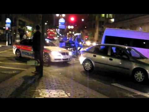 Video: Urmărește Supercar-urile Exotice Pe Această Mașină Nebună De Poliție Care Merge în Mișcare