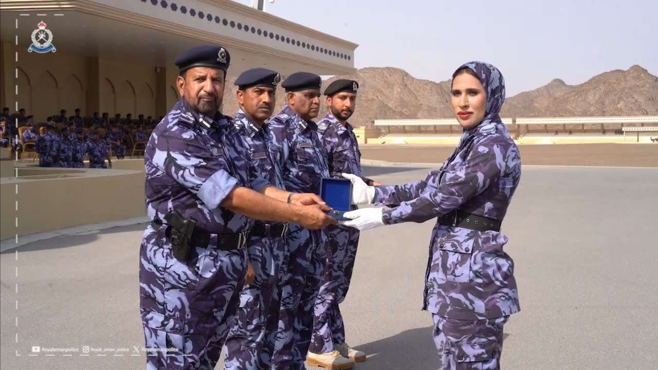 🎥 تسجيل| قائد شرطة محافظة شمال الشرقية يُسلم الميداليات للفائزين في بطولة الشرطة للرماية لعام 2025م.