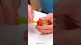 Just Use Straw! So Simple😋 Easy Strawberry Cleaning🍓 #Strawberry #Parenting #Hacks #Food