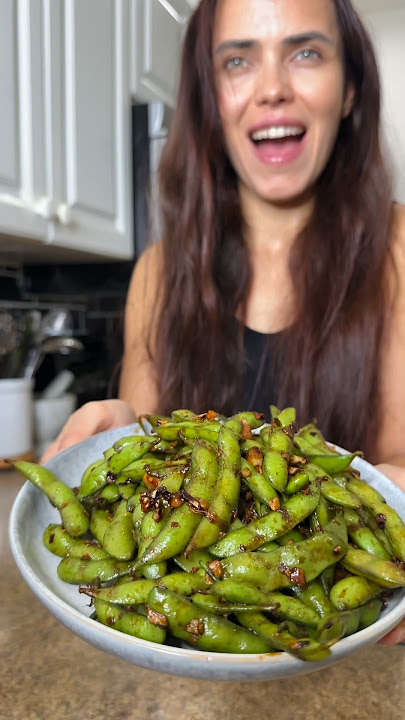 This spicy garlic edamame is better than at the restaurant. Gochujang is🔥 #spicy #edamame #garlic