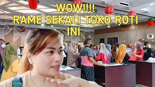 BELI ROTI AJA ANTRI BANGET || TOKO ROTI BUNGA MAWAR PUTI MOJOKERTO