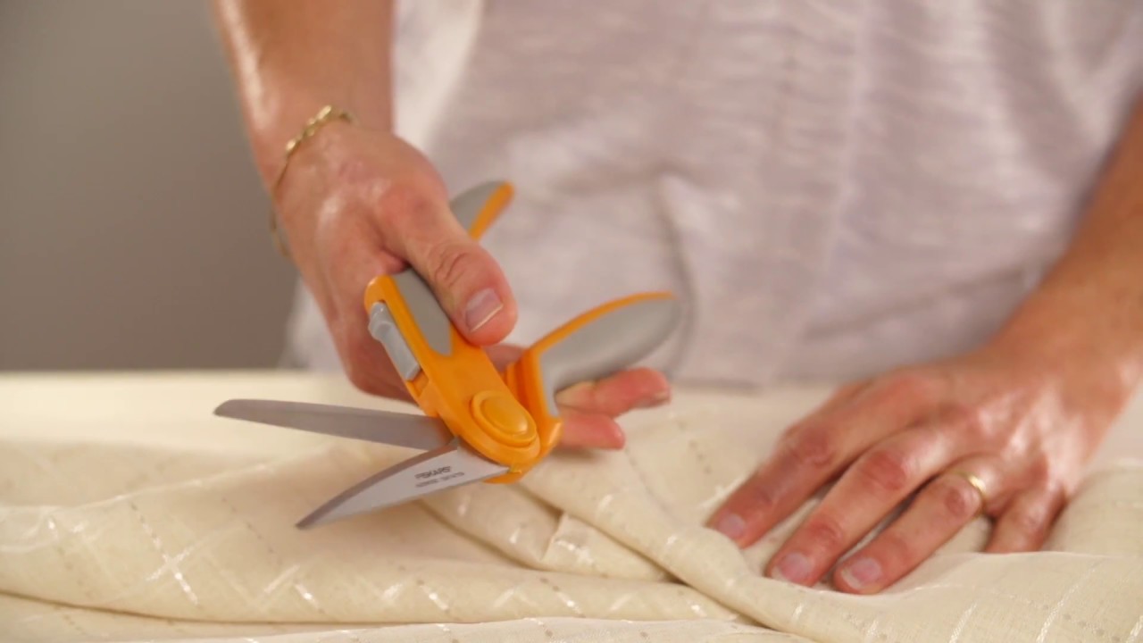 RazorEdge™ Fabric Shears for Tabletop Cutting (9 in.)