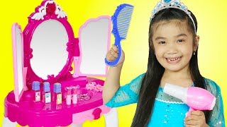Hana Pretend Play w/ Pink Princess MAKEOVER Makeup Table Toy for Kids screenshot 5