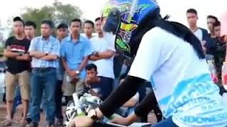 Story WA anak Racing Wanita drag race .....