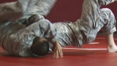 AFN Osan - AFN Korea Update - Combatives Training