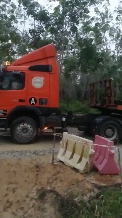 Volvo FMX Low Loader 7 Axles Yusri Maju #shorts #volvo