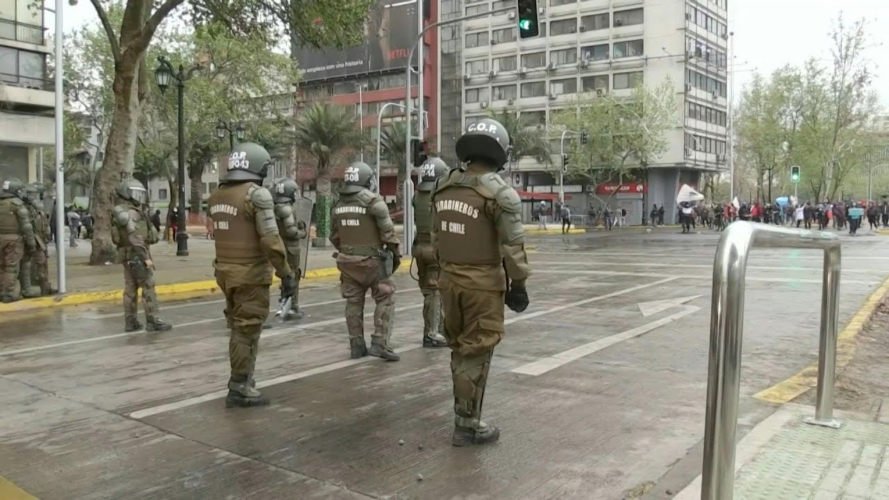 Chilean police use water cannons on anti-government protest | AFP