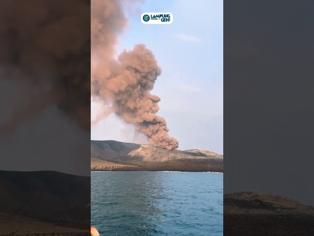 Gunung Anak Krakatau kembali mengalami erupsi pada Kamis (2/7) pukul 14.05 WIB.