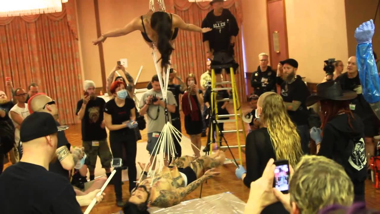 Dave Navarro and Samar Soriano in a Tandem Suspension at Dallas Suscon