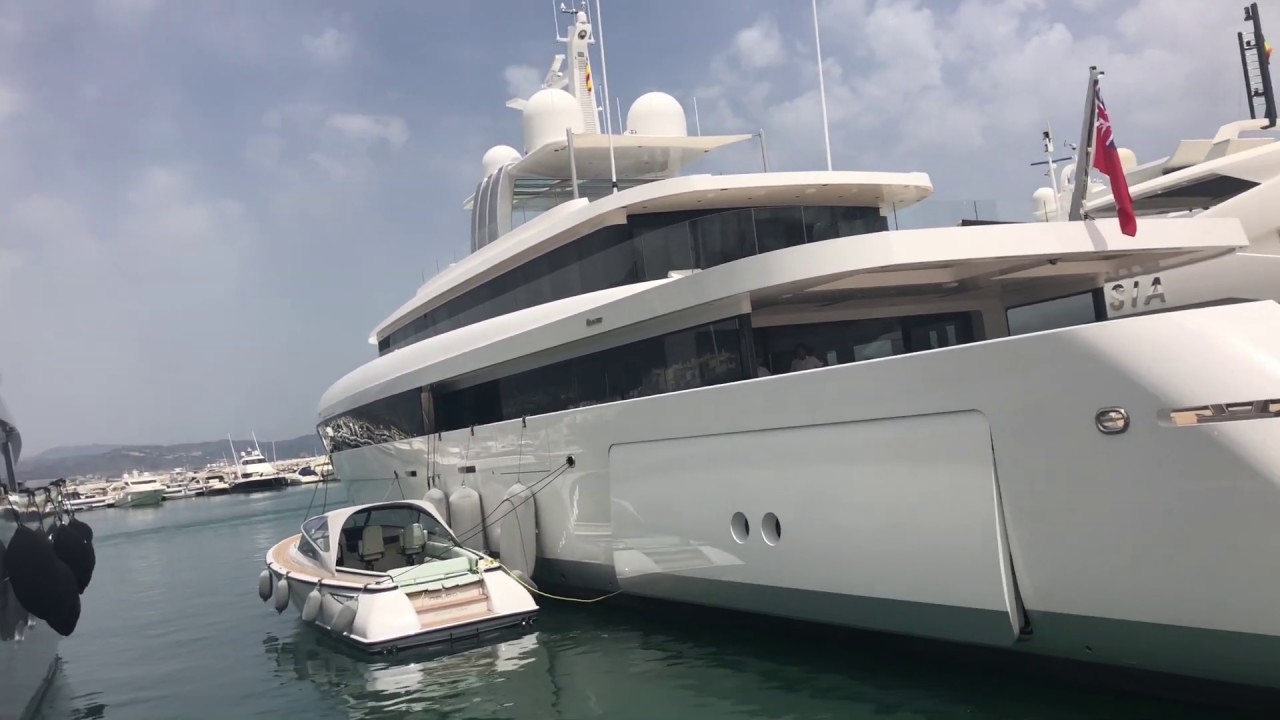 biggest yacht in puerto banus