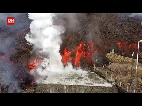 Drone Aliran Lava Gunung Cumbre Vieja Di Rumah Warga