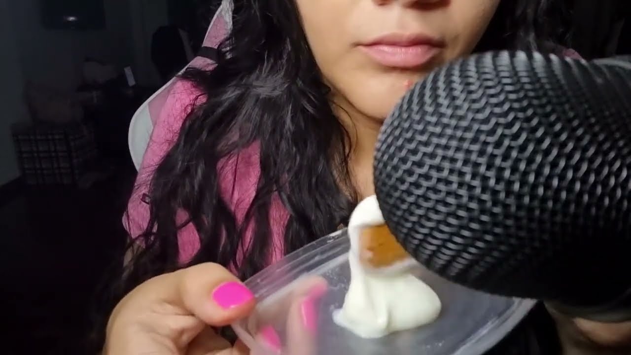ASMR Lamiendo Yogurt Sin Hablar | Sonidos de saliva 🤗