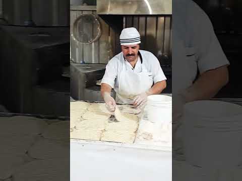 نان بربری در بستک  