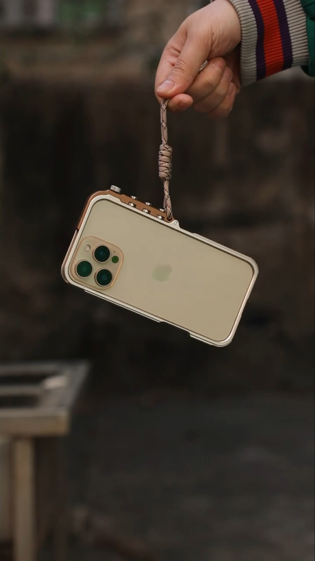 Mecha style heavy industry anti-fall mobile phone case mecha mobile phone case metal texture