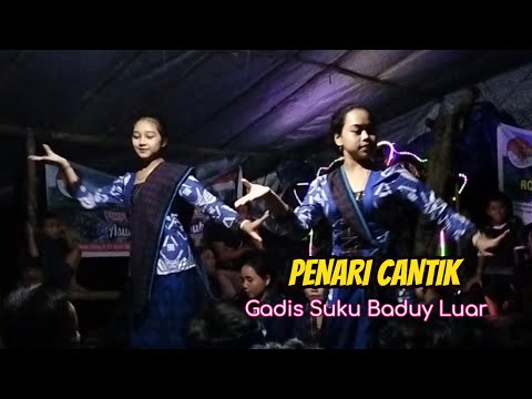 Senyum Manis Gadis