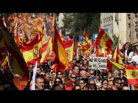 ‘I am both Spanish and Catalan’: Barcelona demonstrators oppose independence - ‘I am both Spanish and Catalan’: Barcelona demonstrators oppose independence